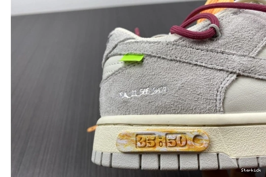 Lot Nike DJ0950-114 O-W 35 Low Dunk 0930